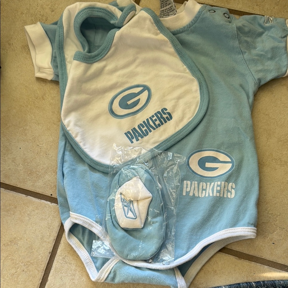 Reebok Light Blue and White Kids Bodysuit Set